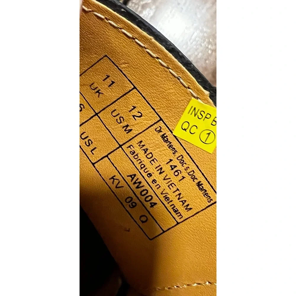 Dr. Martens Men's size 12 Oxford shoe EUC  model 1461